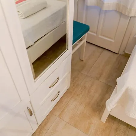 Apartment Mini Location